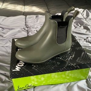SAM EDELMAN OLIVE RAIN BOOTS
